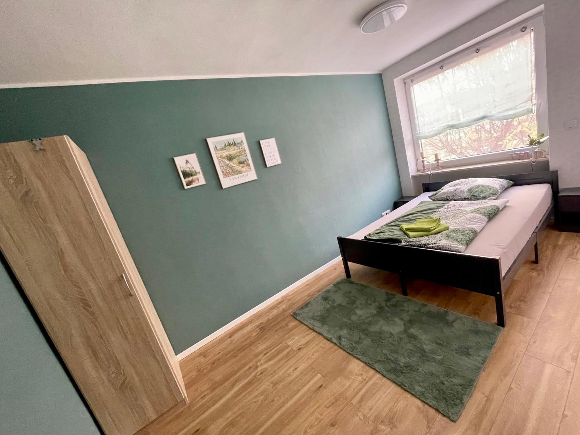 - Fuer Monteure Und Familien